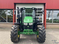 Schlepper / Traktor John Deere 6090M