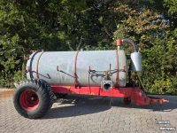 Gülletankwagen / Güllefässer  4000L mesttank/watertank
