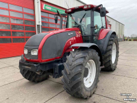 Schlepper / Traktor Valtra T130