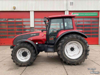 Schlepper / Traktor Valtra T130