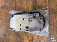 Diverse neue Teile New Holland 84381608 hydraulisch ventiel