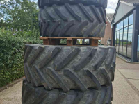 Räder, Reifen, Felgen & Distanzringe BKT 650/65R38 540/65R28 op Valtra velgen