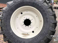 Räder, Reifen, Felgen & Distanzringe Trelleborg 710/70R42 100% TM900