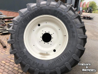 Räder, Reifen, Felgen & Distanzringe Trelleborg Trelleborg - 710/70R42 TM900 op wiel Valtra Q-serie
