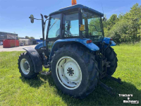 Schlepper / Traktor New Holland 7635