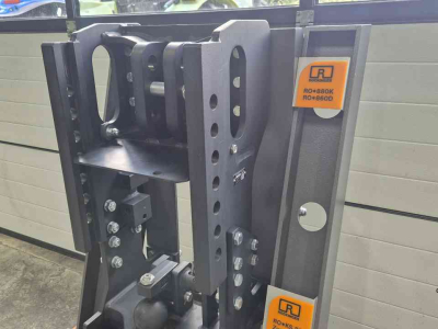 Sonstiges Traktoren und Zubehör  Rockinger trekhaakframe met K80 en onderbrug op statief