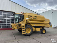 Mähdrescher New Holland TX66