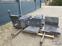 Diverse Gebrauchte Teile Claas Jaguar 494 brandstoftank compleet met onderbouw 