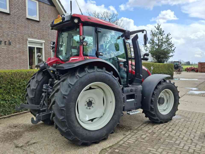 Schlepper / Traktor Valtra G125eA