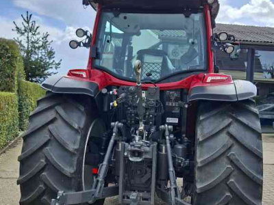 Schlepper / Traktor Valtra G125eA
