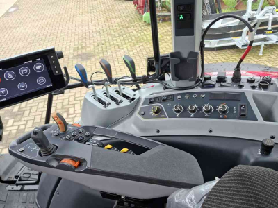 Schlepper / Traktor Valtra G125eA