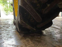 Räder, Reifen, Felgen & Distanzringe Bridgestone 580/70R42