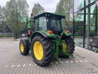 Schlepper / Traktor John Deere 5100M