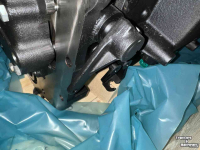 Schlepper / Traktor New Holland Versnellingsbak  16x16 Electro Command New Holland T5 Electro Command Parts nr:47028713