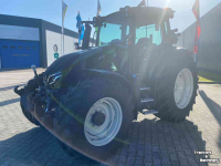 Schlepper / Traktoren Valtra G135A