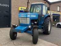 Schlepper / Traktor Ford 8210