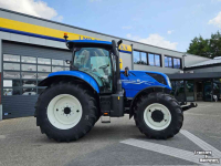 Schlepper / Traktor New Holland T7.210 Range command 50 km/h