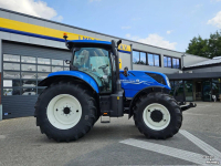 Schlepper / Traktor New Holland T7.210 Range command 50 km/h