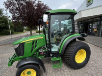 Obsttraktor John Deere 4066R