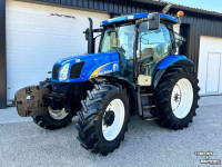 Schlepper / Traktor New Holland TSA100