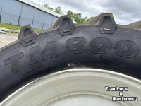 Räder, Reifen, Felgen & Distanzringe Trelleborg Set Trelleborg TM-800 banden 650/65R42 op vaste velg