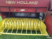 Pressen New Holland Hayliner 377