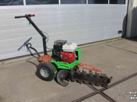 Sonstiges Rasen- und Grundstückspflegemaschinen und Zubehör  Garbin M65R kettinggraver sleuvengraver sleufgraafmachine Honda motor