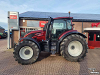 Schlepper / Traktor Valtra T 254 V Tractor
