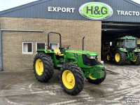 Schlepper / Traktor John Deere 5075E