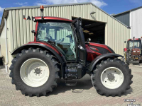 Schlepper / Traktor Valtra N174