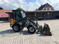 Radlader Giant G2500 HD X-TRA. Bak en Lepels, Vol cabine, 208 uur.