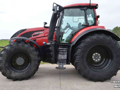 Schlepper / Traktor Valtra T 214 Direct