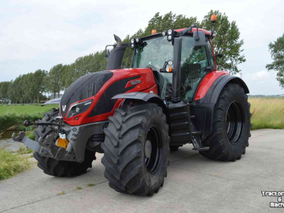 Schlepper / Traktor Valtra T 214 Direct