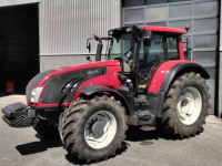 Schlepper / Traktor Valtra T153 Versu