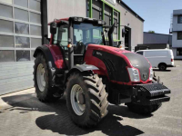 Schlepper / Traktor Valtra T153 Versu