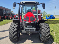 Schlepper / Traktor Massey Ferguson 5S.125