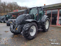 Schlepper / Traktor Valtra T214 Direct
