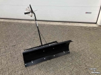 Sonstiges Rasen- und Grundstückspflegemaschinen und Zubehör Stiga 107 cm
