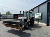 Schlepper / Traktor Ford 6610 met rolbezem
