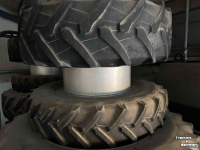 Räder, Reifen, Felgen & Distanzringe  4x480/80-42. 2x270/95-36  2x16,9-28