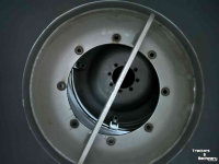 Räder, Reifen, Felgen & Distanzringe  4x480/80-42. 2x270/95-36  2x16,9-28
