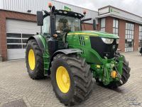 Schlepper / Traktor John Deere 6215R