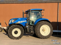 Schlepper / Traktor New Holland T 7.230