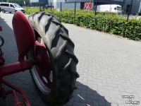 Schlepper / Traktor  Mc Cormick Farmall 200