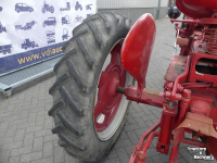 Schlepper / Traktor  Mc Cormick Farmall 200