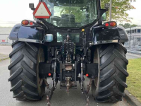 Schlepper / Traktor Valtra N142