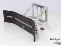 Gülleschieber Qmac Rubber manure scraper 1.50 mtr hookup Macks 227