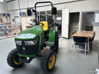 Obsttraktor John Deere 3038E