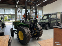 Obsttraktor John Deere 3038E