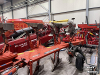 Pflüge Kuhn 4 SCHAARPLOEG TYPE VARIMASTER VM153